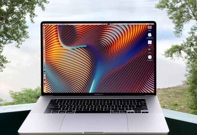 новый MacBook Pro с безрамочным экраном 2